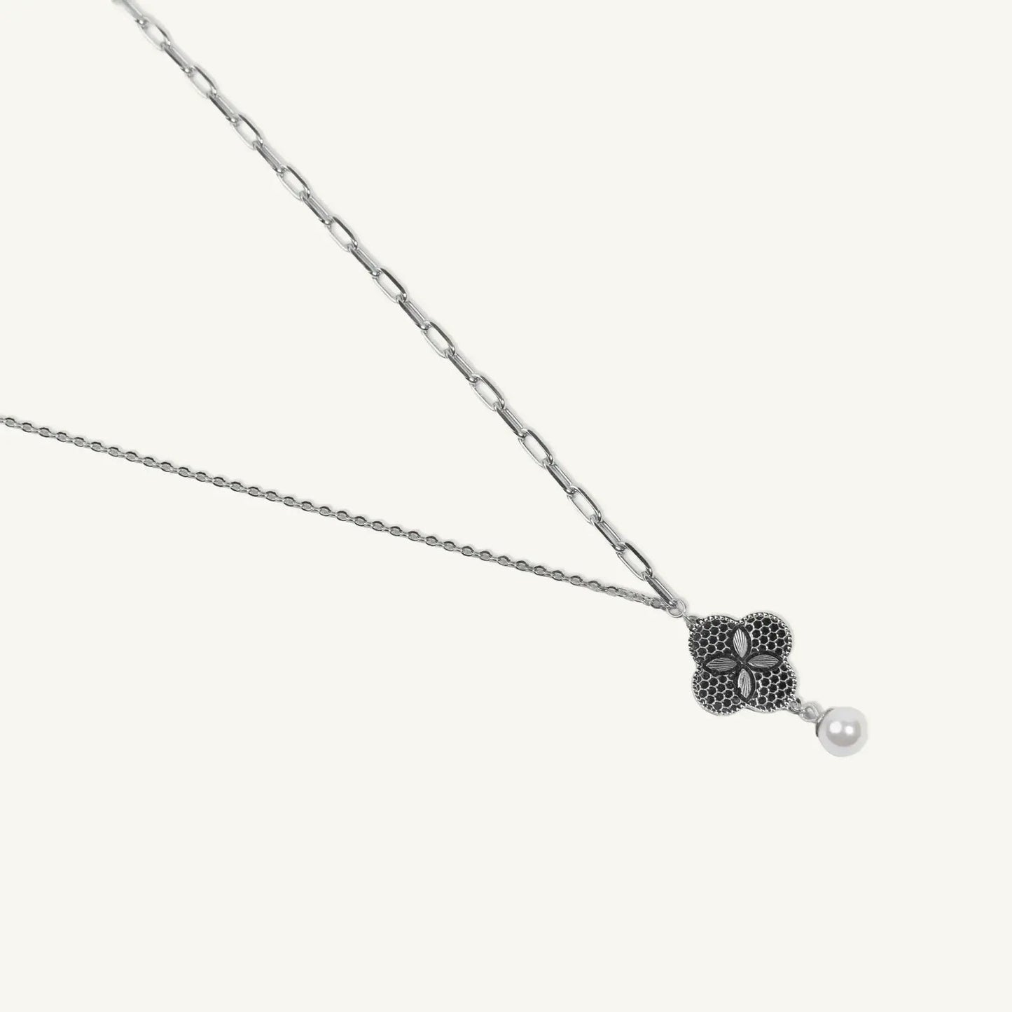 Royal Clover Pearl Pendant - My Store