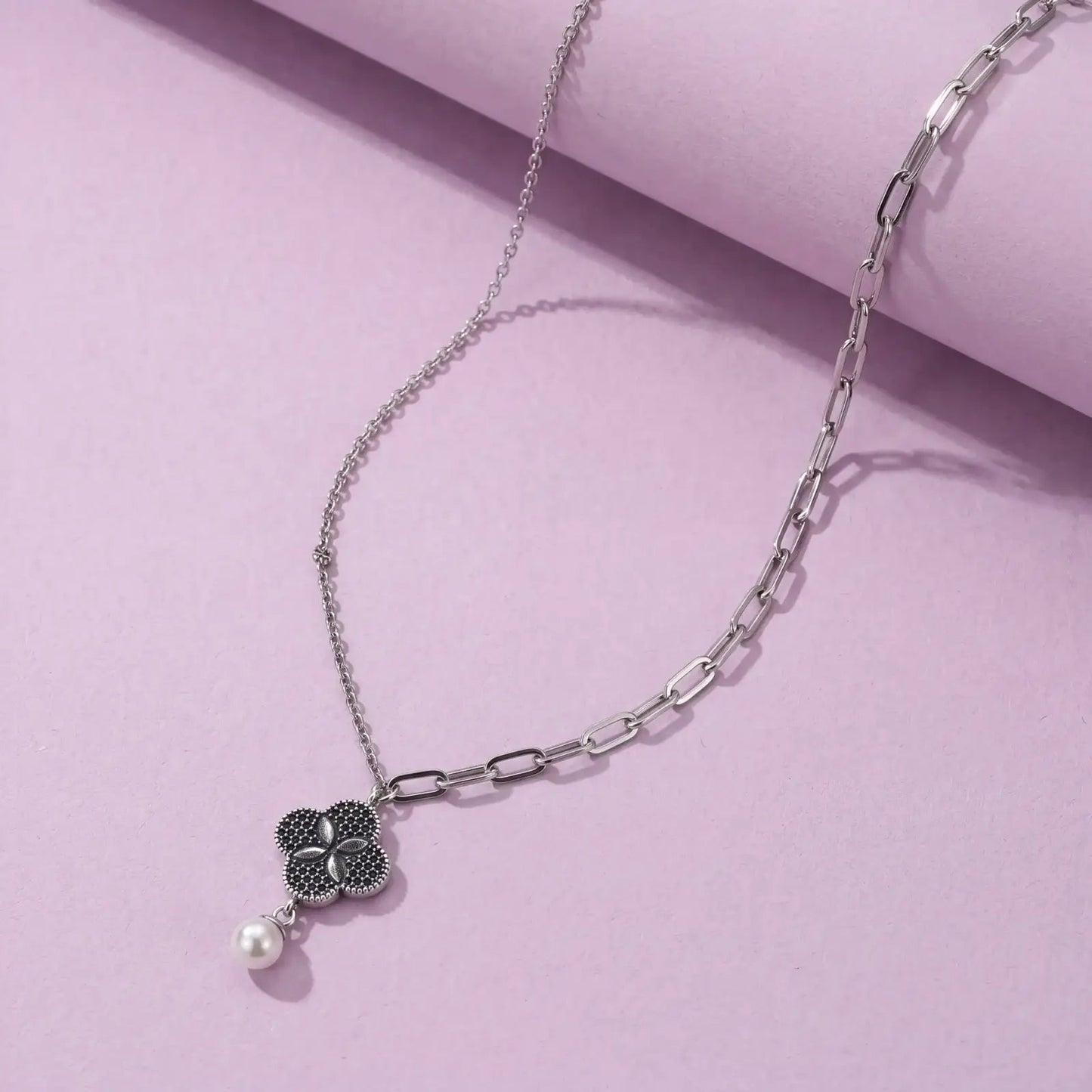 Royal Clover Pearl Pendant - My Store