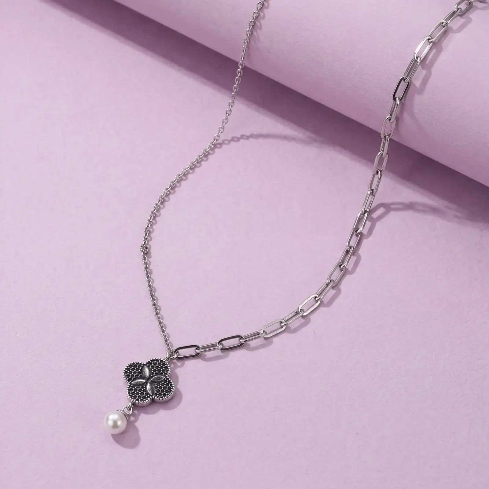 Royal Clover Pearl Pendant - My Store